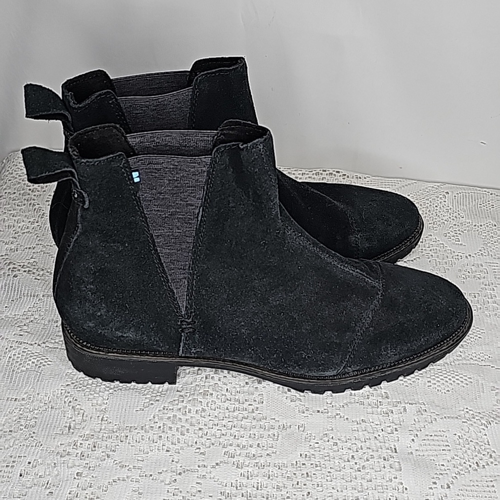 Toms Cleo Chelsea water resistant black suede pull on ankle boots booties sz 11